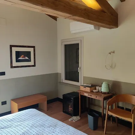 B E B Livia Bed and Breakfast 3*