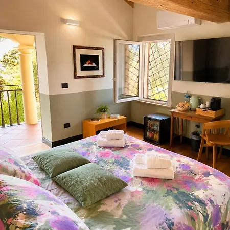 B E B Livia Bed & Breakfast 3*